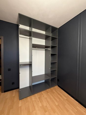 Шкаф 1600 мм 4-х створчатый Норд с антресолью графит (Миф) в Артёмовском - artyomovskij.mebel-e96.ru